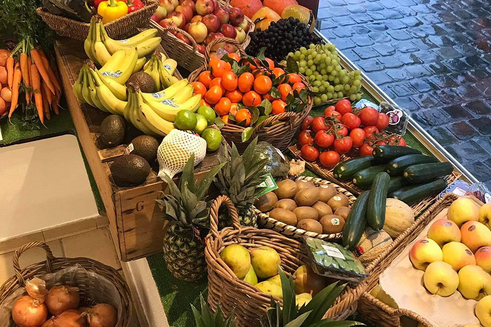 Fruits et légumes frais de l'épicerie fine